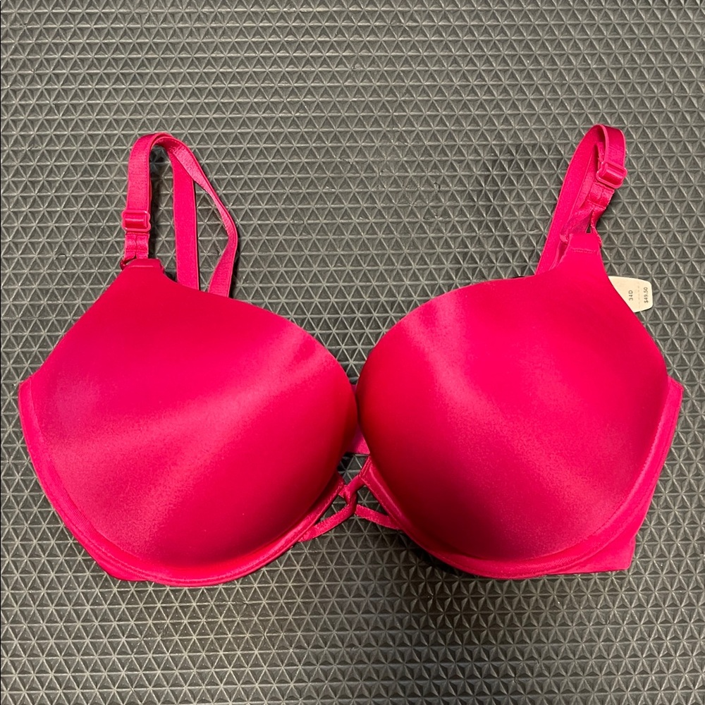 NWT Victoria's Secret Pink Miraculous Plunge Bra size 34D